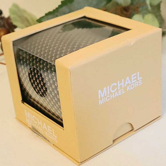 MICHAEL Michael Kors 100% Silk Tie in Box